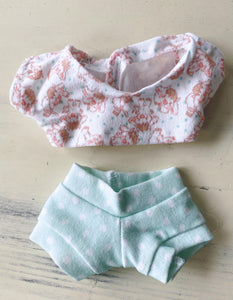 8" Shaggy cow crop top and mint shorts