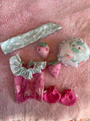 13 inch Strawberry Set