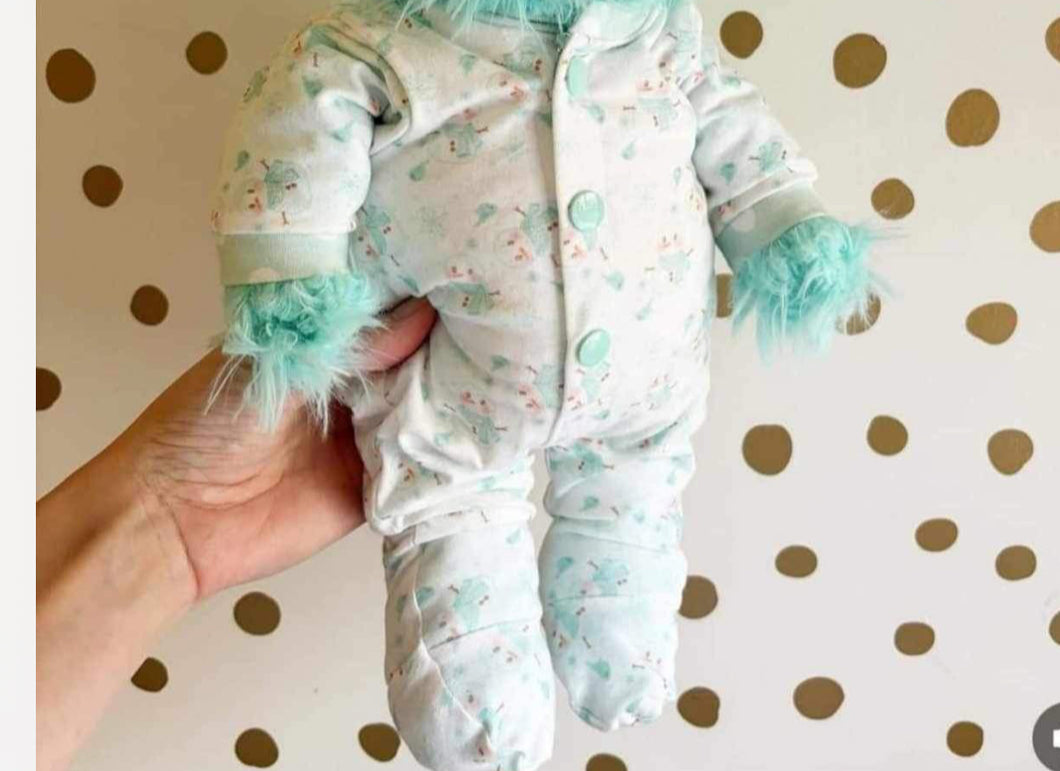 Custom mint kitty and outfit