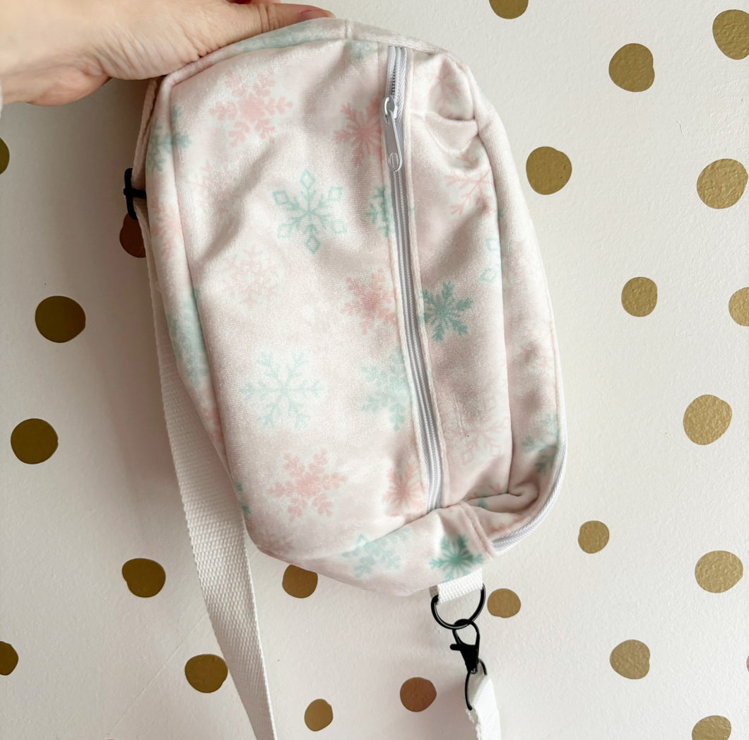 8x5 Large Snowflake Fannypack