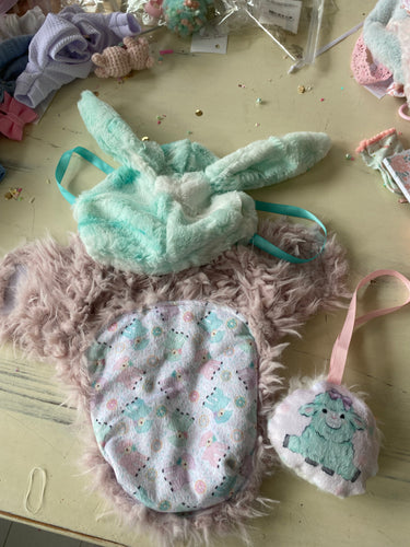 10” lamb print swaddle set