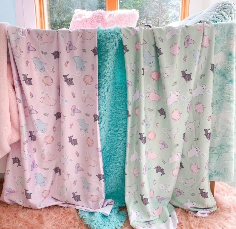 Mint Halloween snuggle blanket Live Sweet Shop