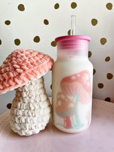 Load image into Gallery viewer, Retro Mushroom Glass