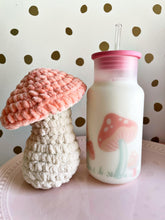 Load image into Gallery viewer, Retro Mushroom Glass